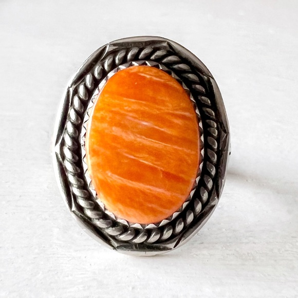 Vintage NATIVE Navajo Spiny Oyster Shell & Sterling Silver Southwestern Ring - Picture 11 of 11